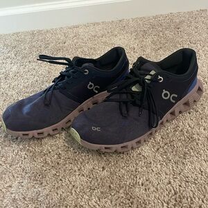 On cloud womens sneakers